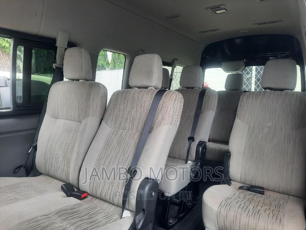 Nissan Caravan (Urvan) 2017 Black - thumbnail 18