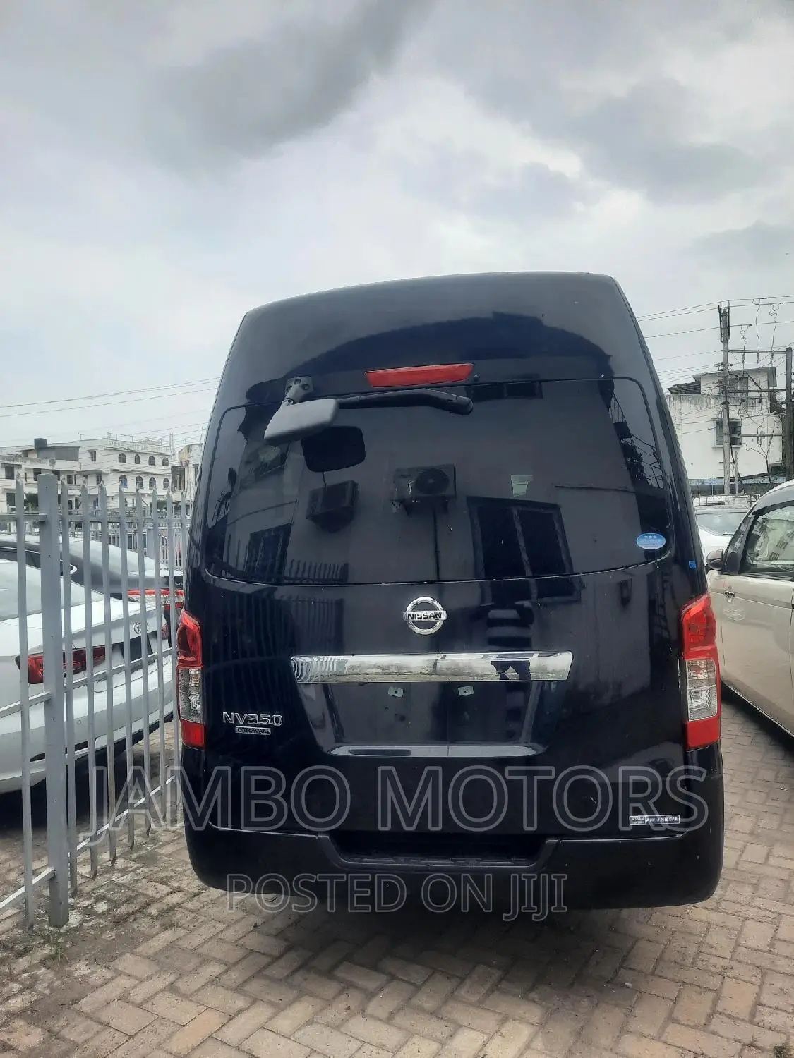 Nissan Caravan (Urvan) 2017 Black