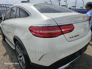 Mercedes-Benz GLE-Class 2018 Off white