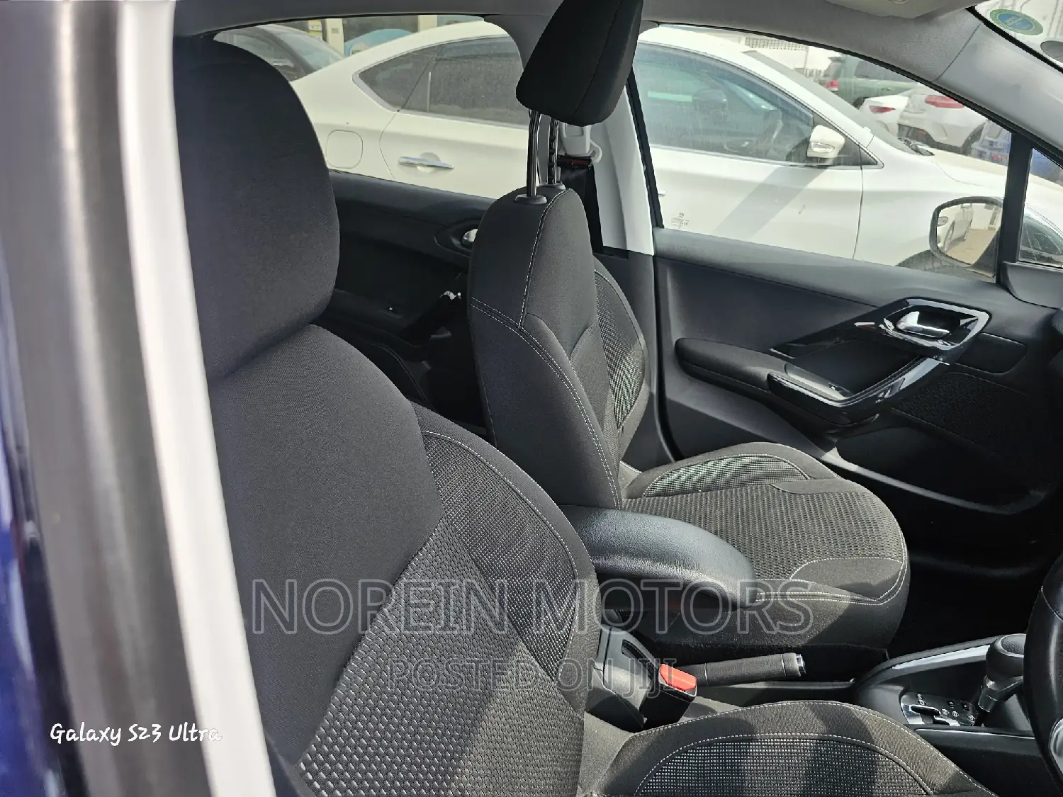 Peugeot 208 2016 Matt Black
