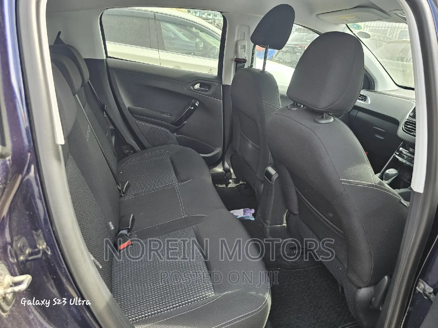 Peugeot 208 2016 Matt Black