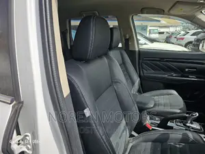 Mitsubishi Outlander 2017 Pearl