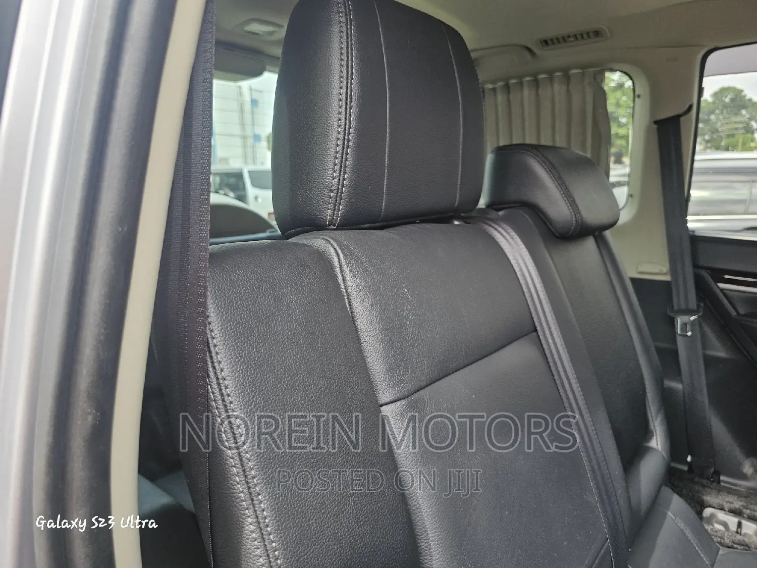 Mitsubishi Pajero Sport 2017 Silver