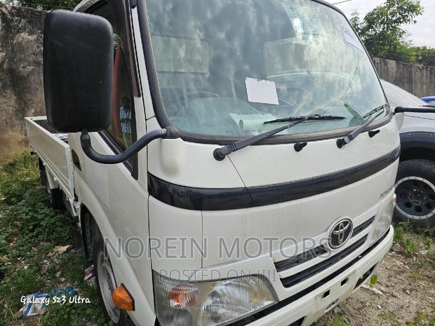 Toyota Dyna 2016 White - thumbnail 2