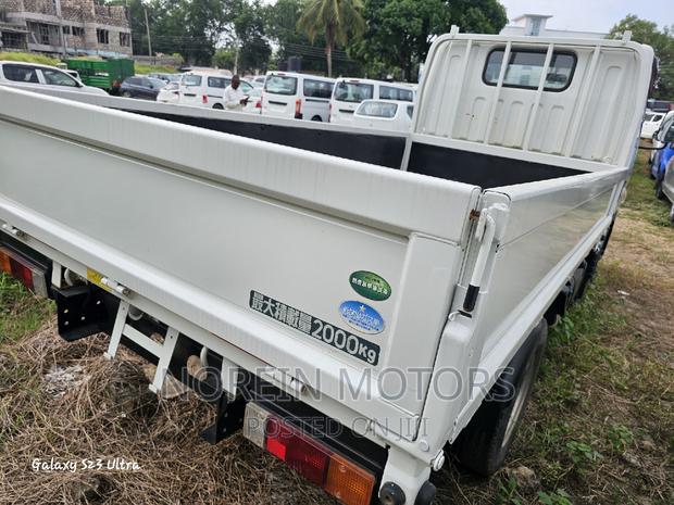Mitsubishi Canter 2016 - thumbnail 6