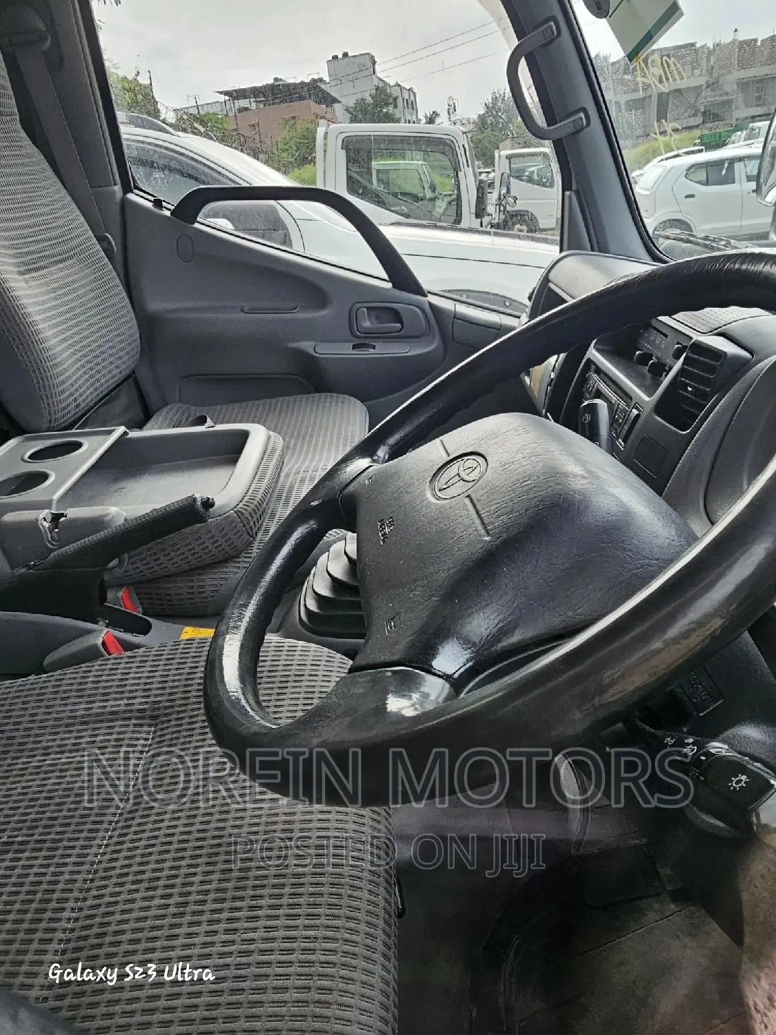 Toyota Dyna 2016 White