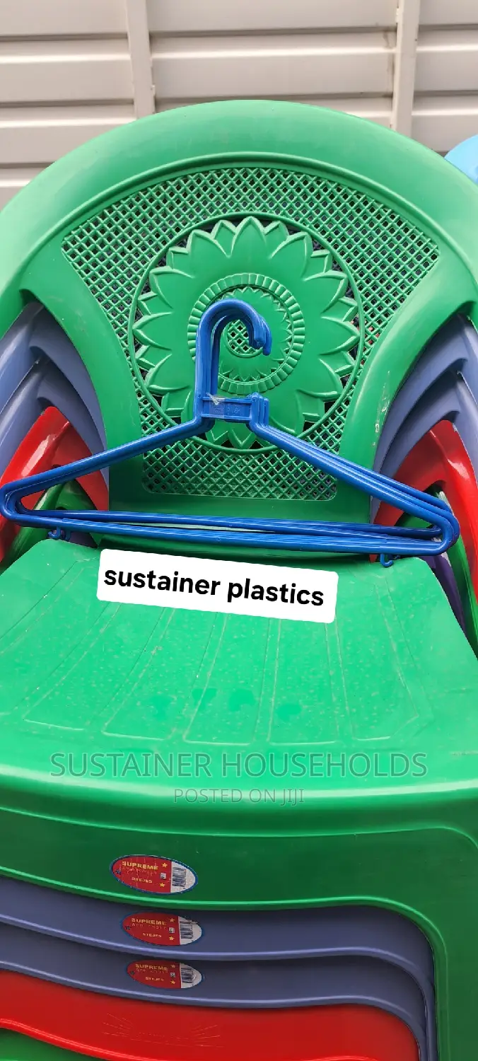12 Pieces Plastic Hangers