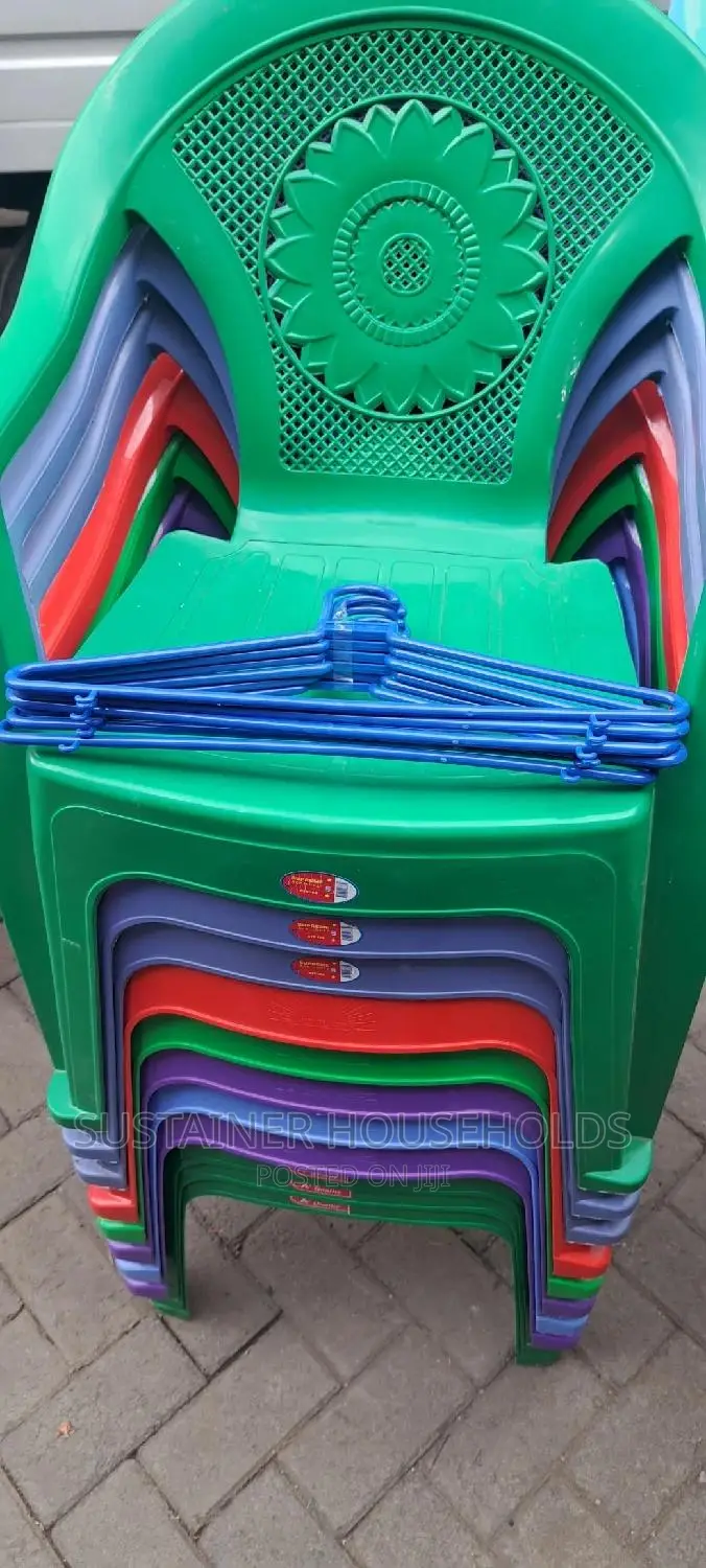 12 Pieces Plastic Hangers