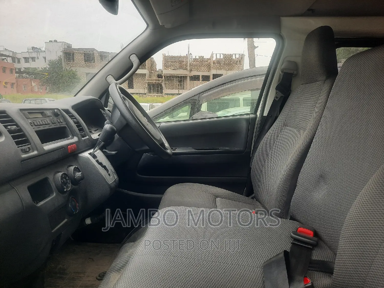 Toyota HiAce 2017 White