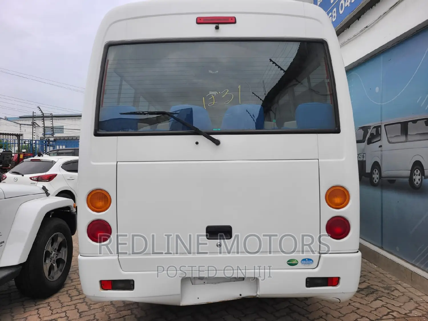 Mitsubishi Fuso Rosa 2017 White