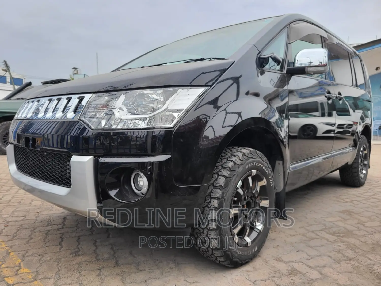 Mitsubishi Delica 2016 Black