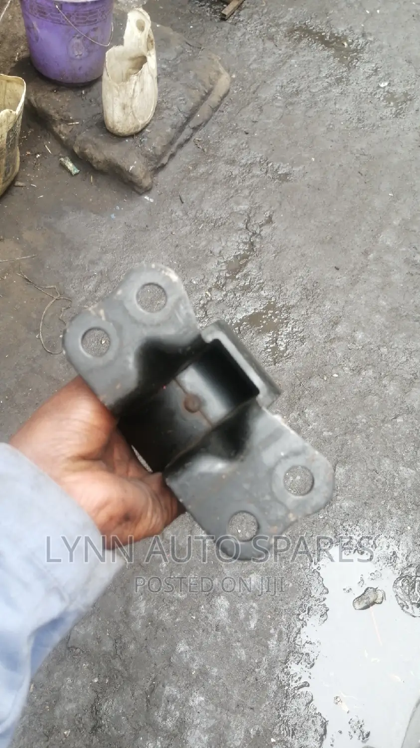 Nissan Nv350 Gear Mountain