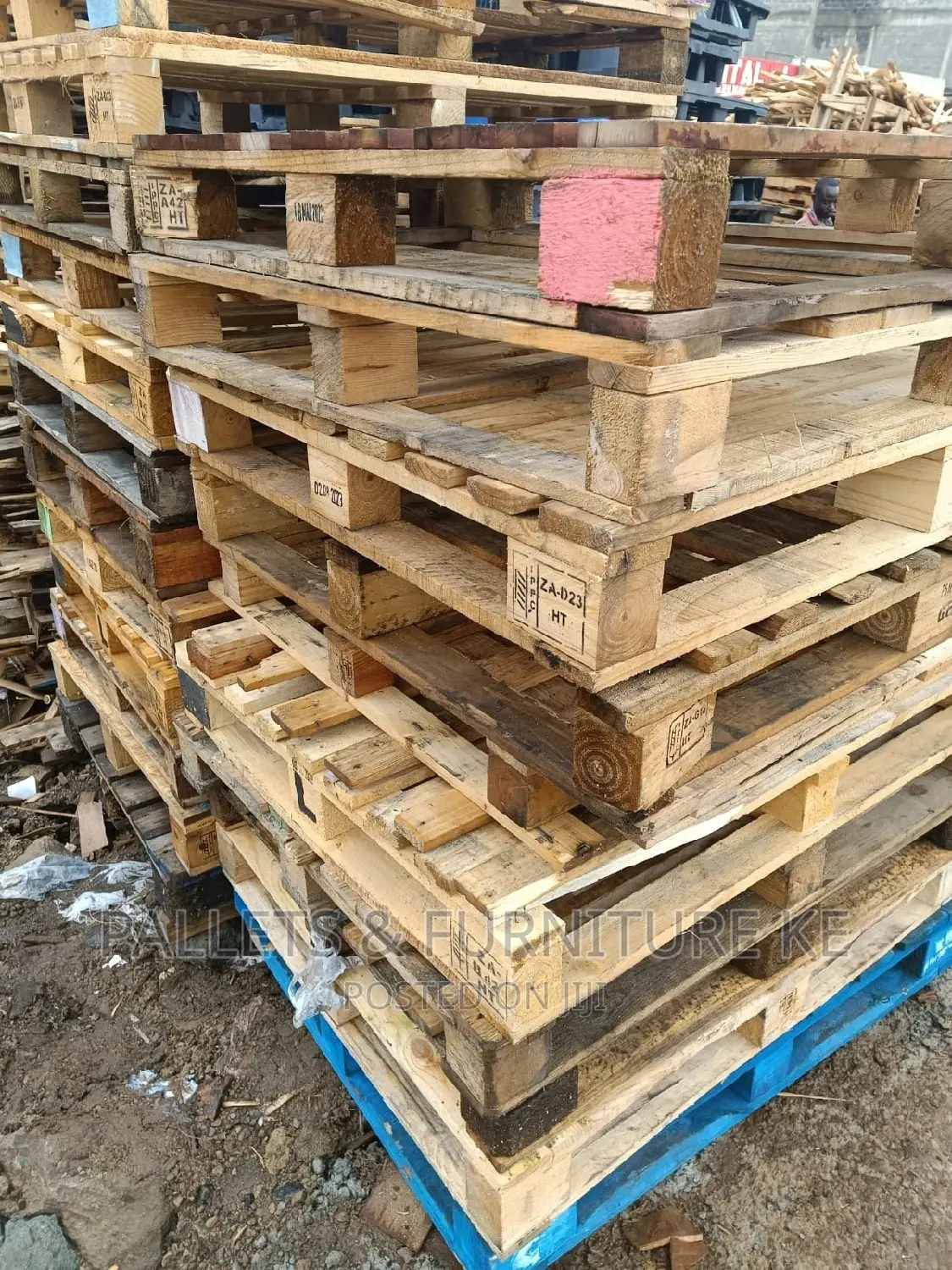Heavy Pine Pallets 098