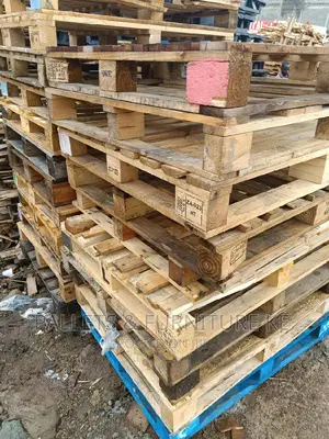 Heavy Pine Pallets 098