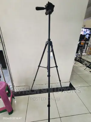 DSRL Camera Tripod, 2 Meters High