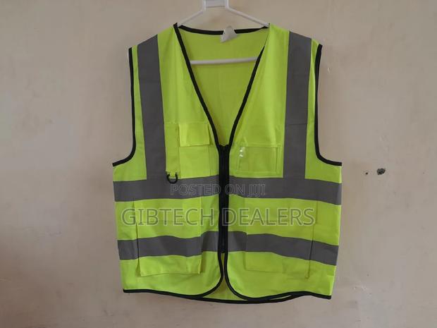 High Quality Green Executive Reflector With Pockets - main view