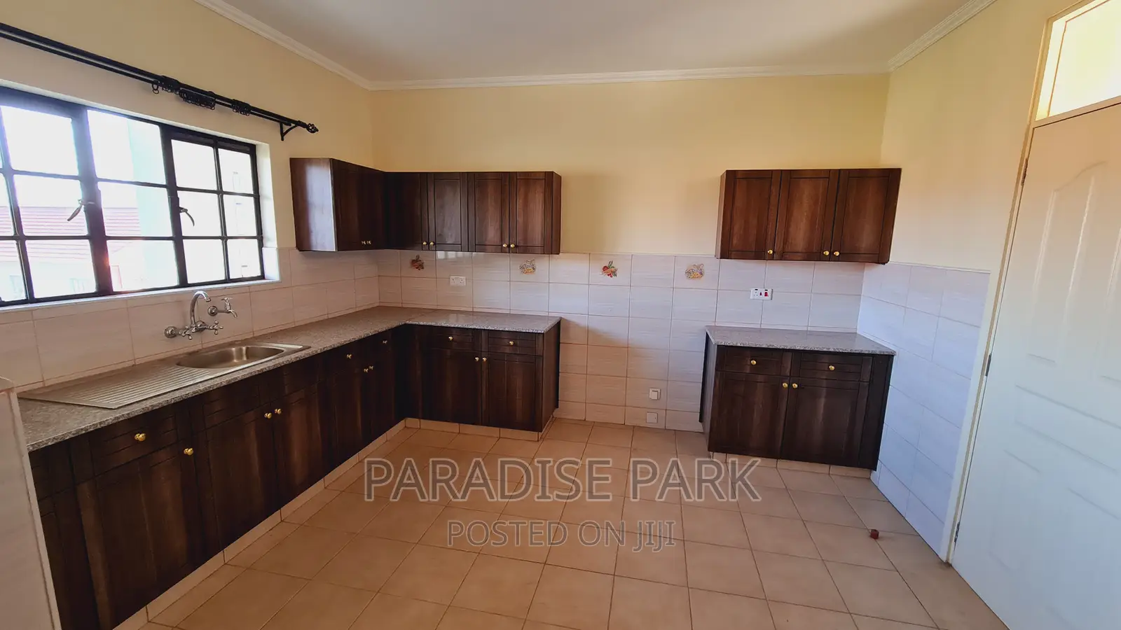 Commercial Units for Sale Ground Floor + 1st FLR Apartment in Kinanie