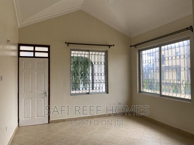 5bdrm Maisonette in Nyali for rent - thumbnail 12