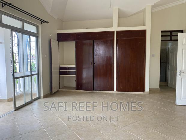 5bdrm Maisonette in Nyali for rent - thumbnail 16
