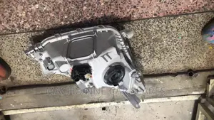 Toyota Premio 240 2005 Non Xenon Headlight