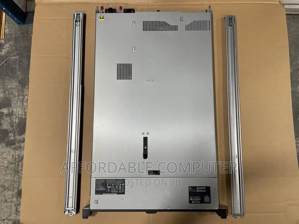 Server HP ProLiant DL360 Gen10 32GB Intel Xeon HDD+SSD 4T