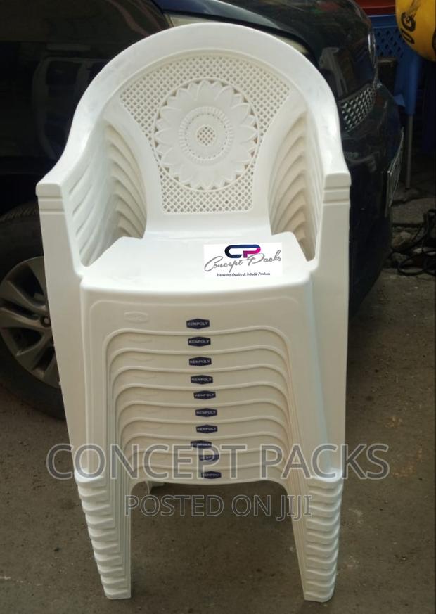 Kenpoly 2014 White Chair - main view