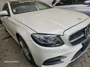 Mercedes-Benz E200 2017 Pearl