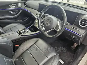Mercedes-Benz E200 2017 Pearl