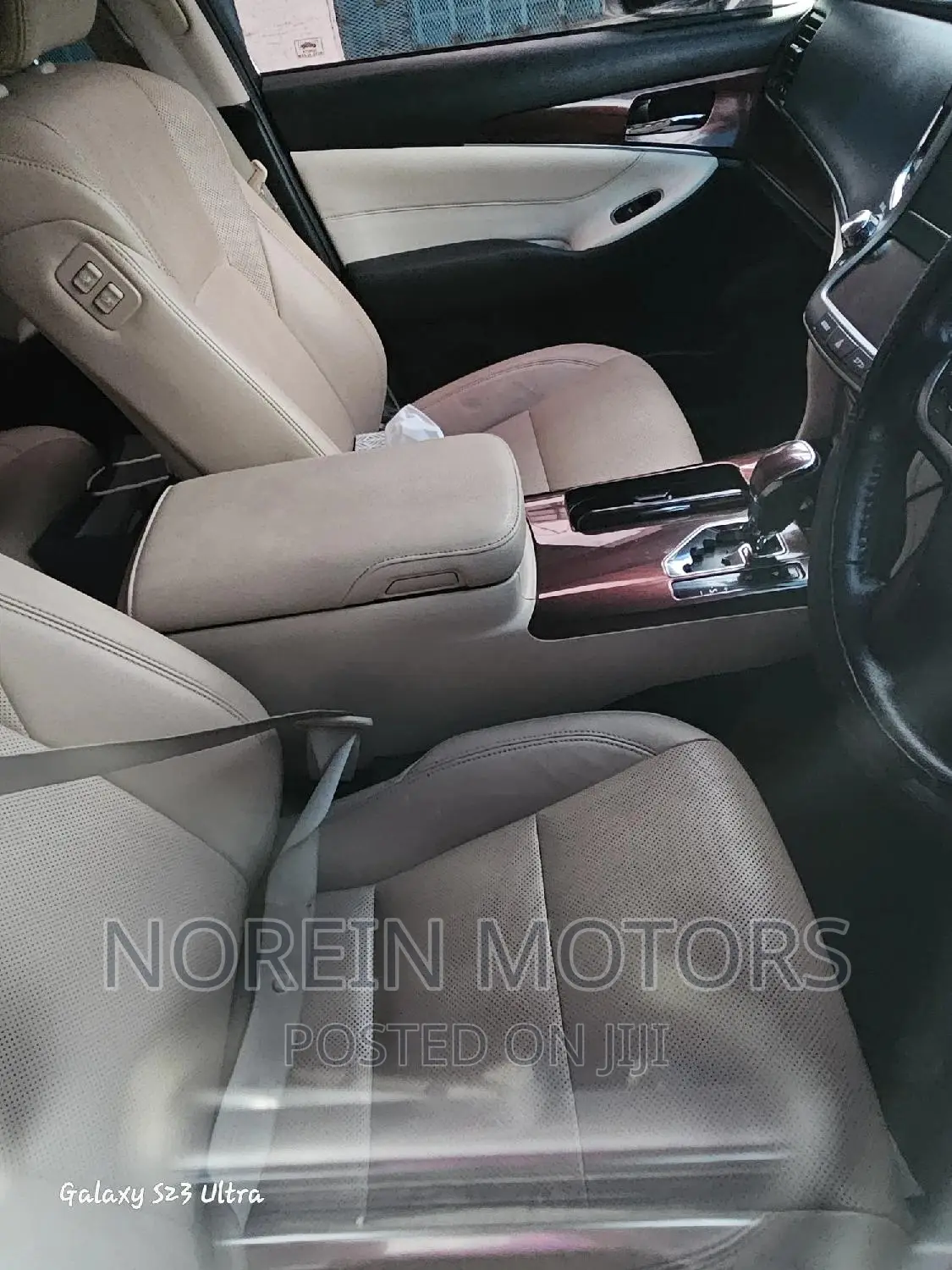 Toyota Crown 2015 Silver