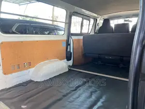 Nissan Caravan (Urvan) 2016 White
