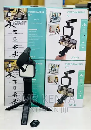 Universal Phone Vlogging Kit With Led Light, Mic, Holder