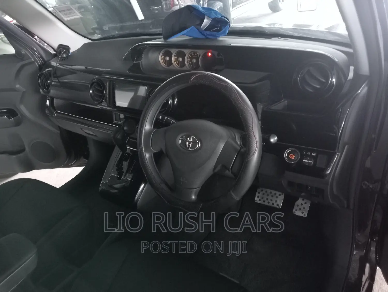 Toyota Corolla Rumion 2015 Red