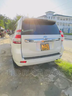 Toyota Land Cruiser Prado 2015 White