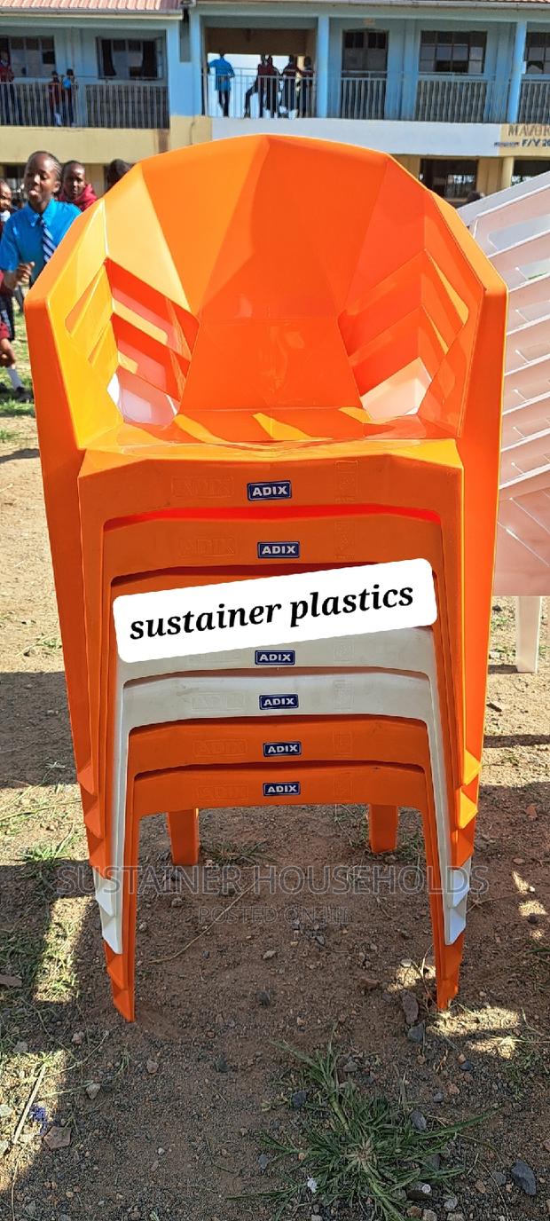 Salon Plastic Chairs - main view