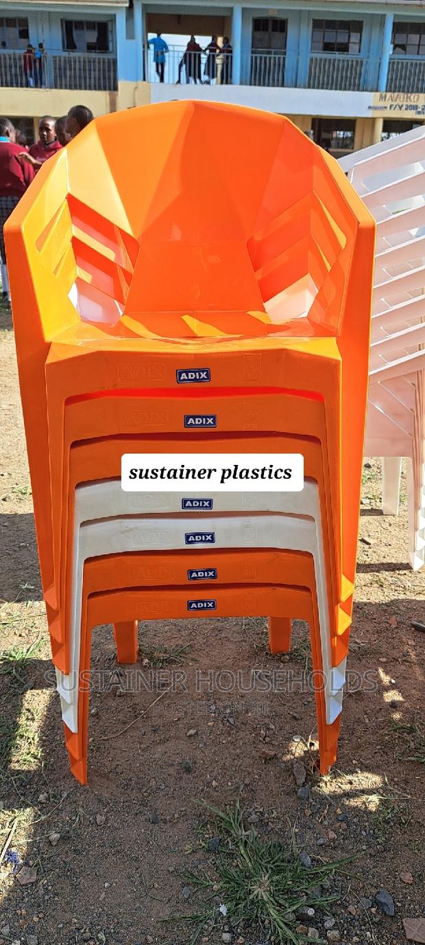 Salon Plastic Chairs - thumbnail 2