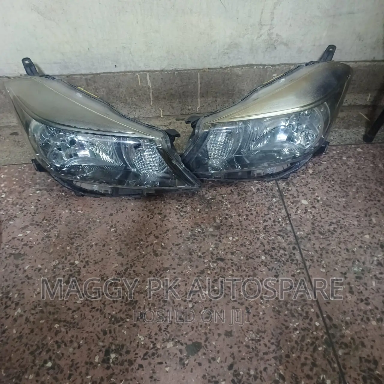 Vitz 2012 Headlight Xenon