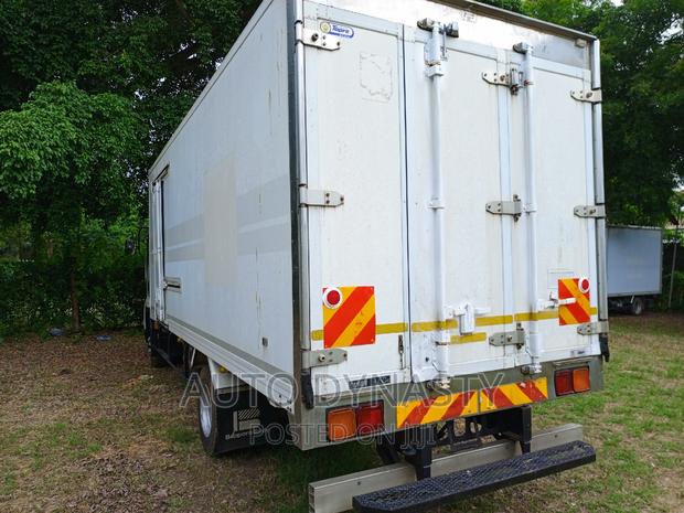Isuzu Forward TRCK - thumbnail 4