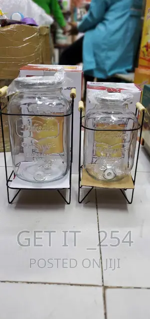 *Large-Capacity Glass Jar Dispenser With Faucet