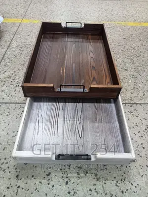 Strong Wooden Serving Tray With Metal Handle Ize: 50.8 *
