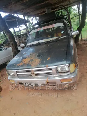 Toyota Hilux 1995 Green