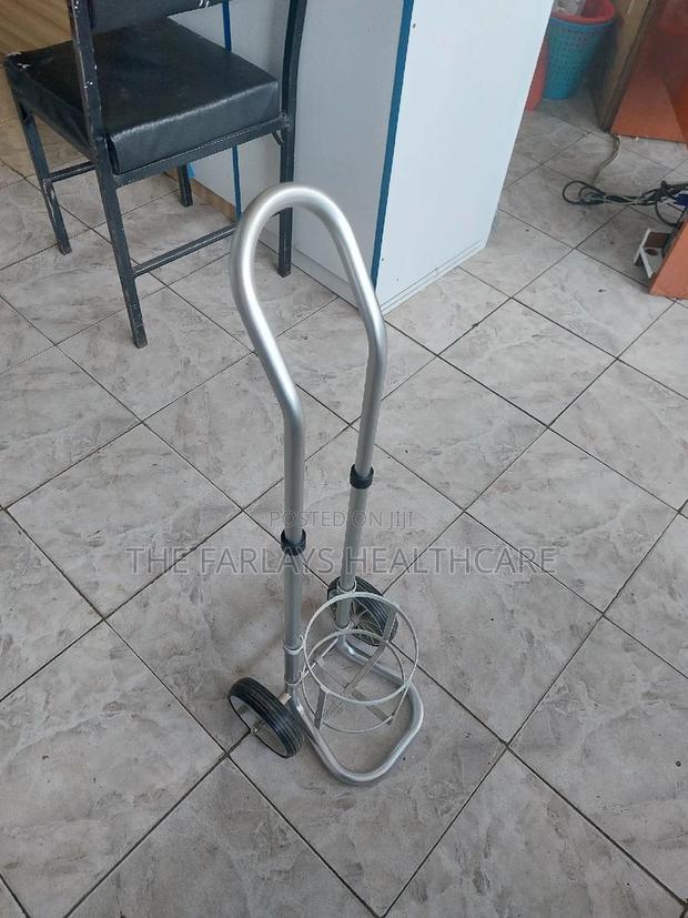 Oxygen Cylinder Trolley. - thumbnail 3
