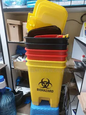 Medical Waste Bins / Pedal Bins 30L.*