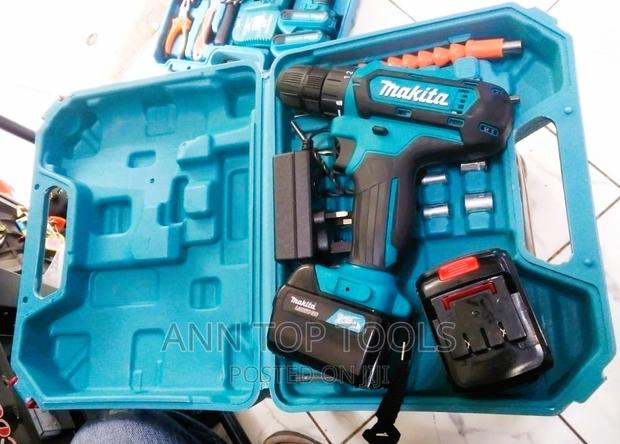 Makita Cordless Drill Set - thumbnail 3