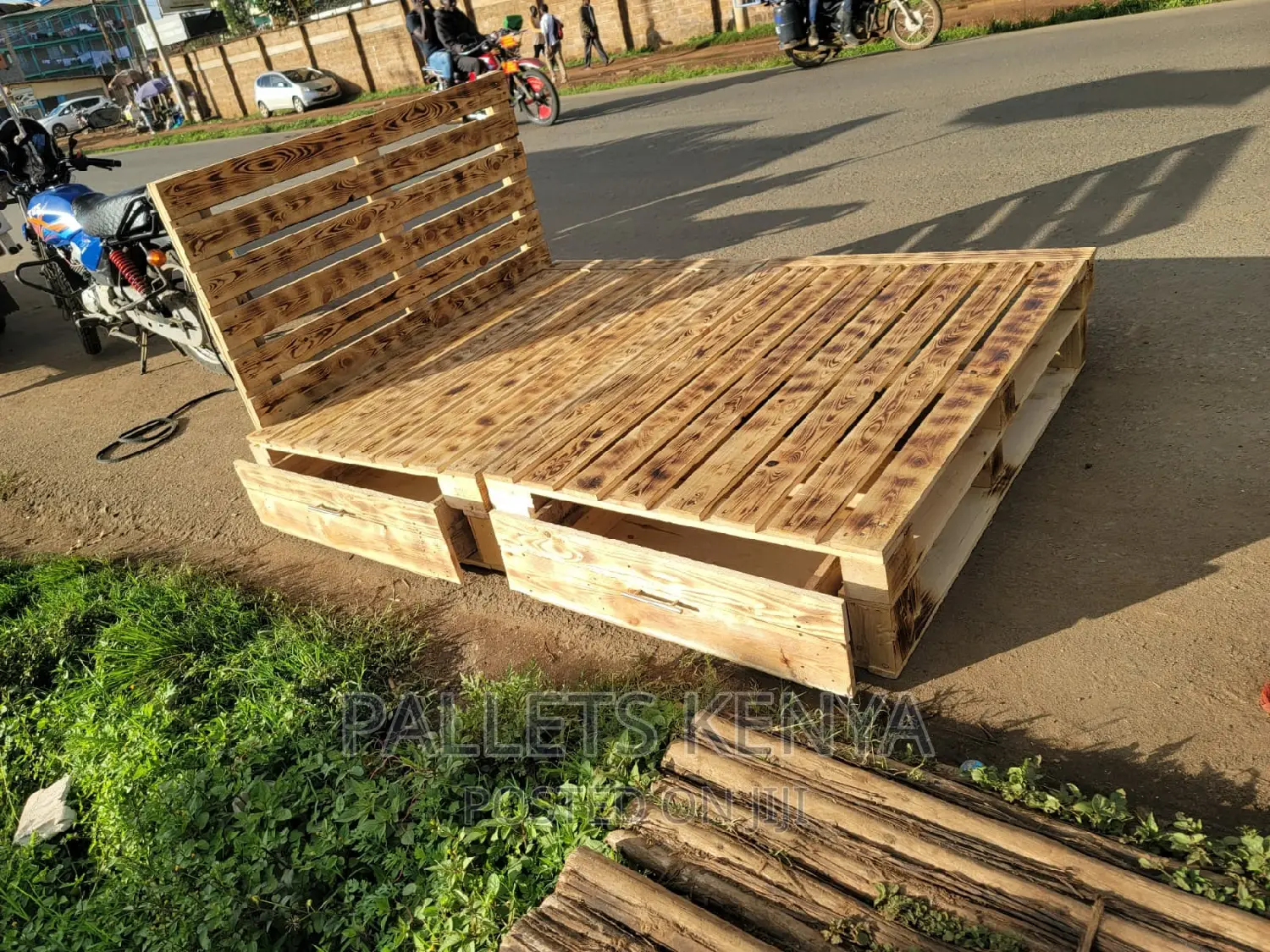 Pallet Bed- 5*6 Pallet Bed With Drawers. (HM1)