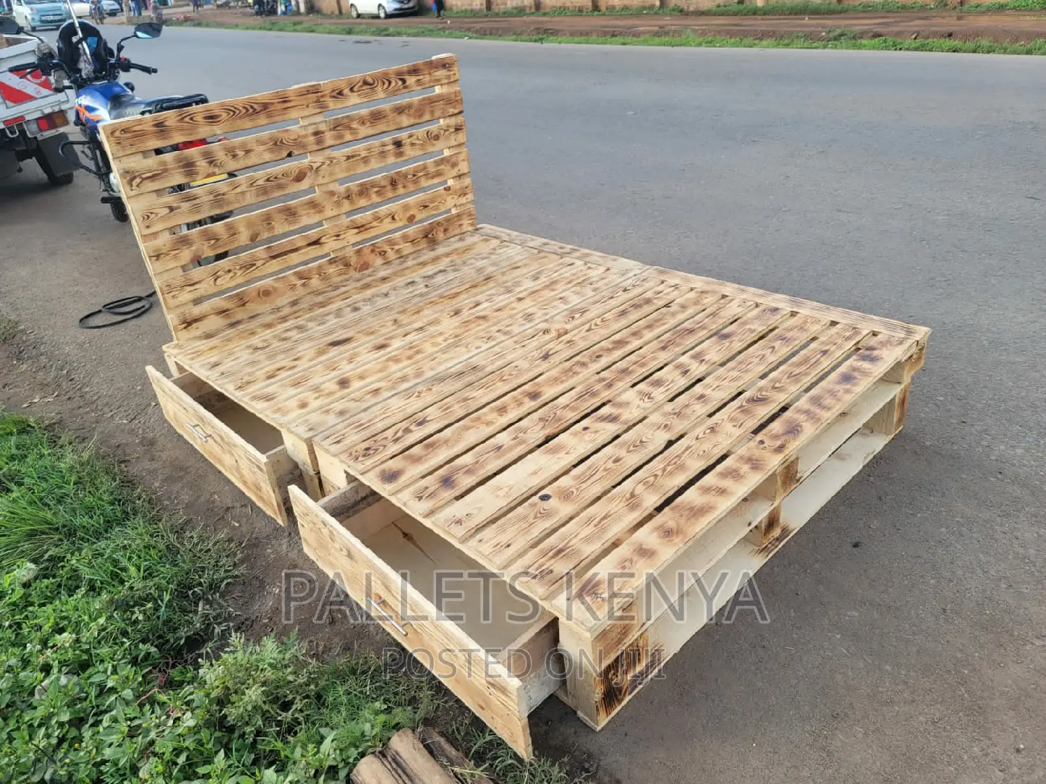Pallet Bed- 5*6 Pallet Bed With Drawers. (FT05)
