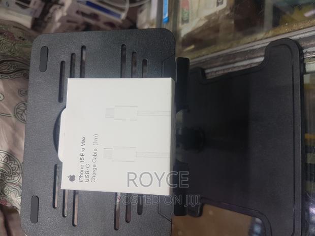 iPhone 15 Pro Max Cable_1m - main view