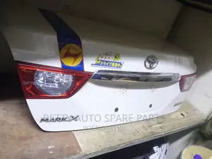 Toyota Mark X 2010 Boot