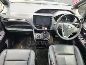 Toyota Esquire 2.0 AWD (7 seater) 2016 Black