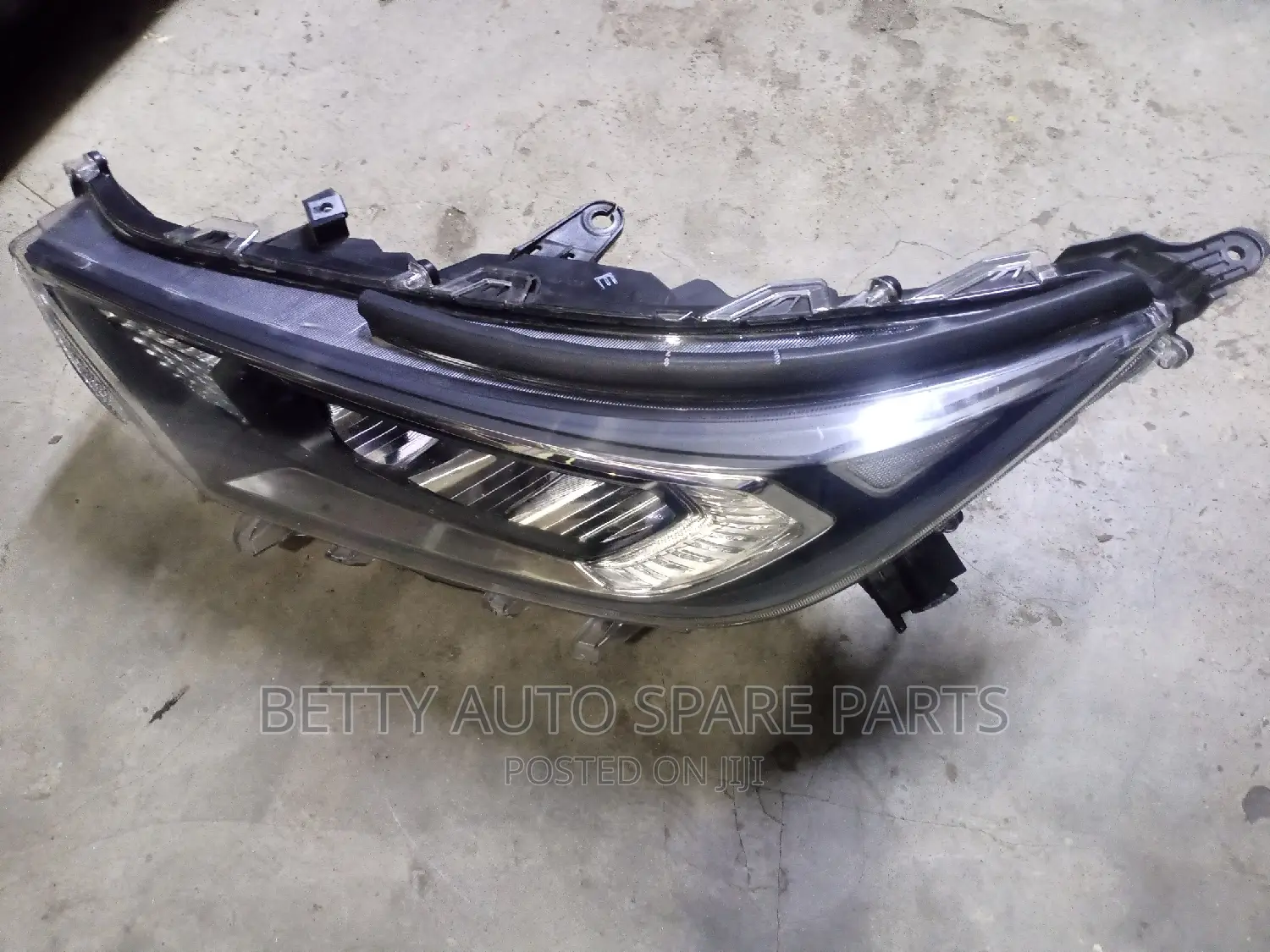 Toyota RAV4 2020 Headlight