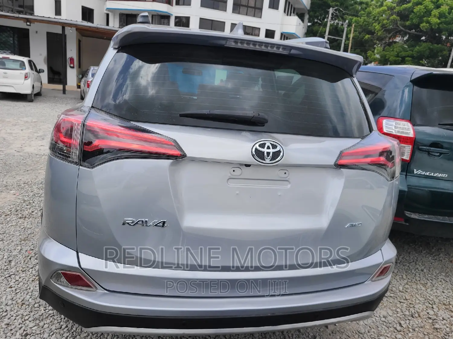 Toyota RAV4 LE AWD (2.5L 4cyl 6A) 2016 Silver